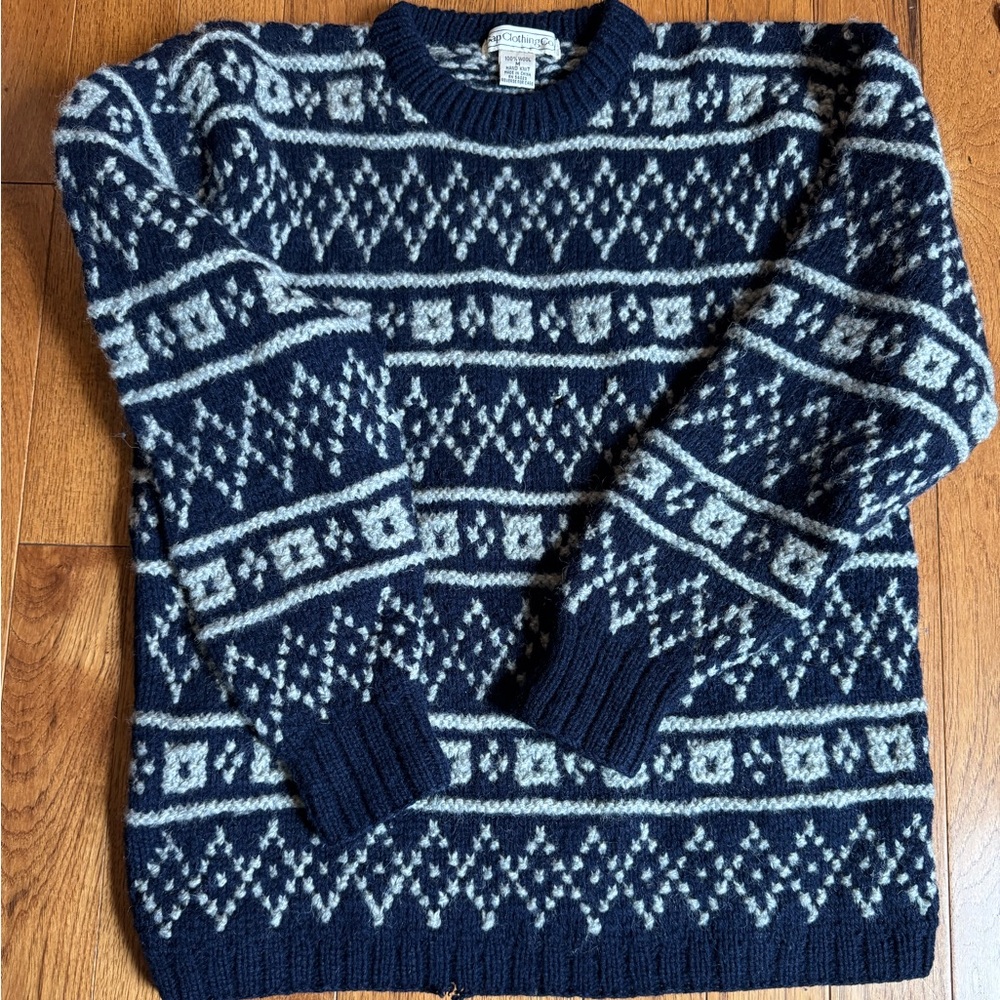 100% wool gap clothing company Navy and Gray Patterned Men's Sweater